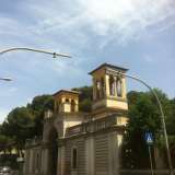 Villa famiglia Bonomo- Ingresso monumentale visto percorrendo via Amendola